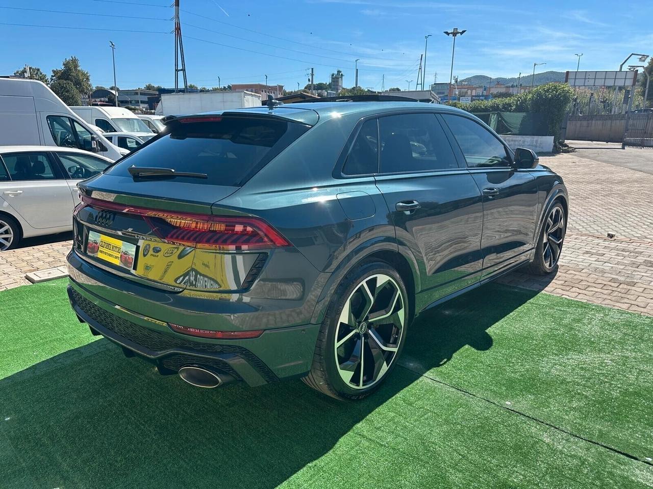 Audi Q8 RS TFSI V8 quattro tiptronic