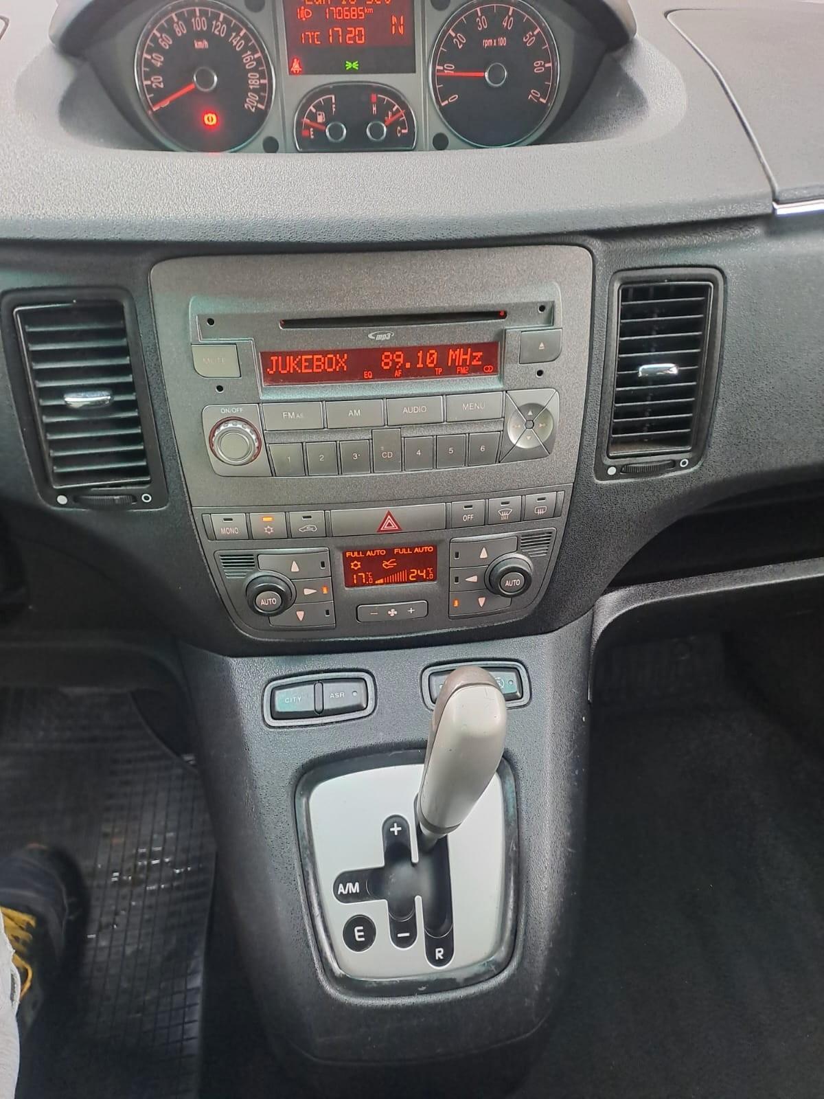 Lancia MUSA 1.4 16V DFN 5th Avenue cambio aut.
