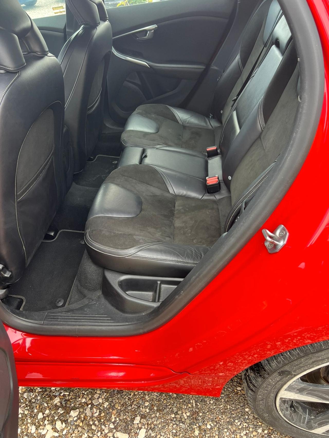 Volvo V40 D2 Geartronic R-design Kinetic