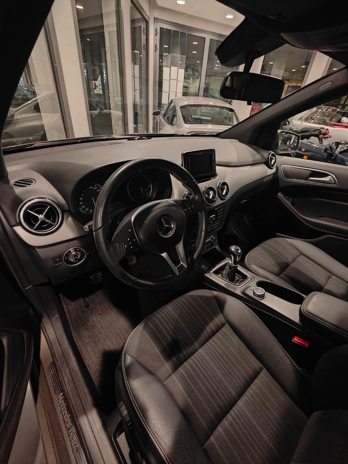 Mercedes-benz B 180 CDI BlueEFFICIENCY Premium