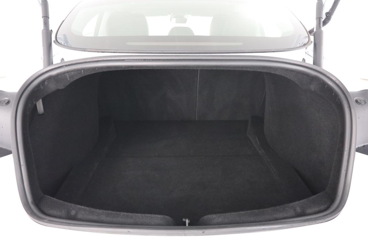 TESLA Model 3 NV35 RWD Premium