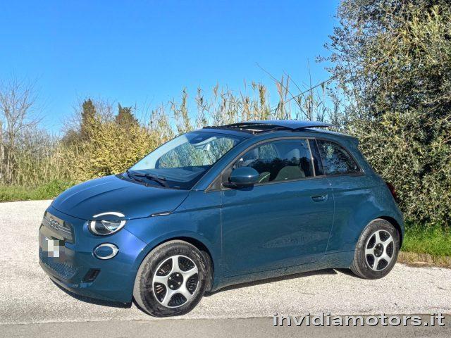 FIAT 500e 320km Tetto+Unipropr.