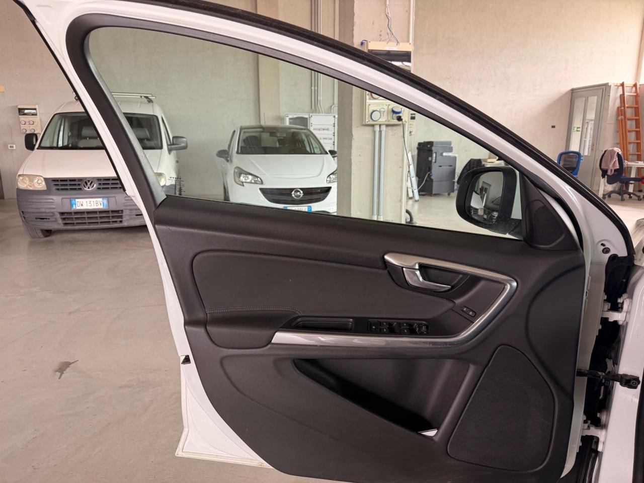 Volvo V60 D4 AWD Geartronic Momentum