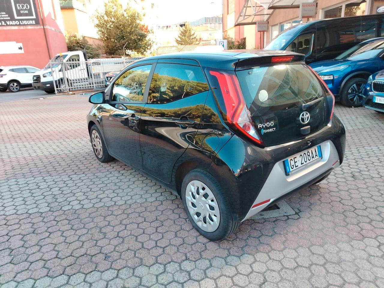 Toyota Aygo Connect 1.0 VVT-i 72 CV 5 porte x-play