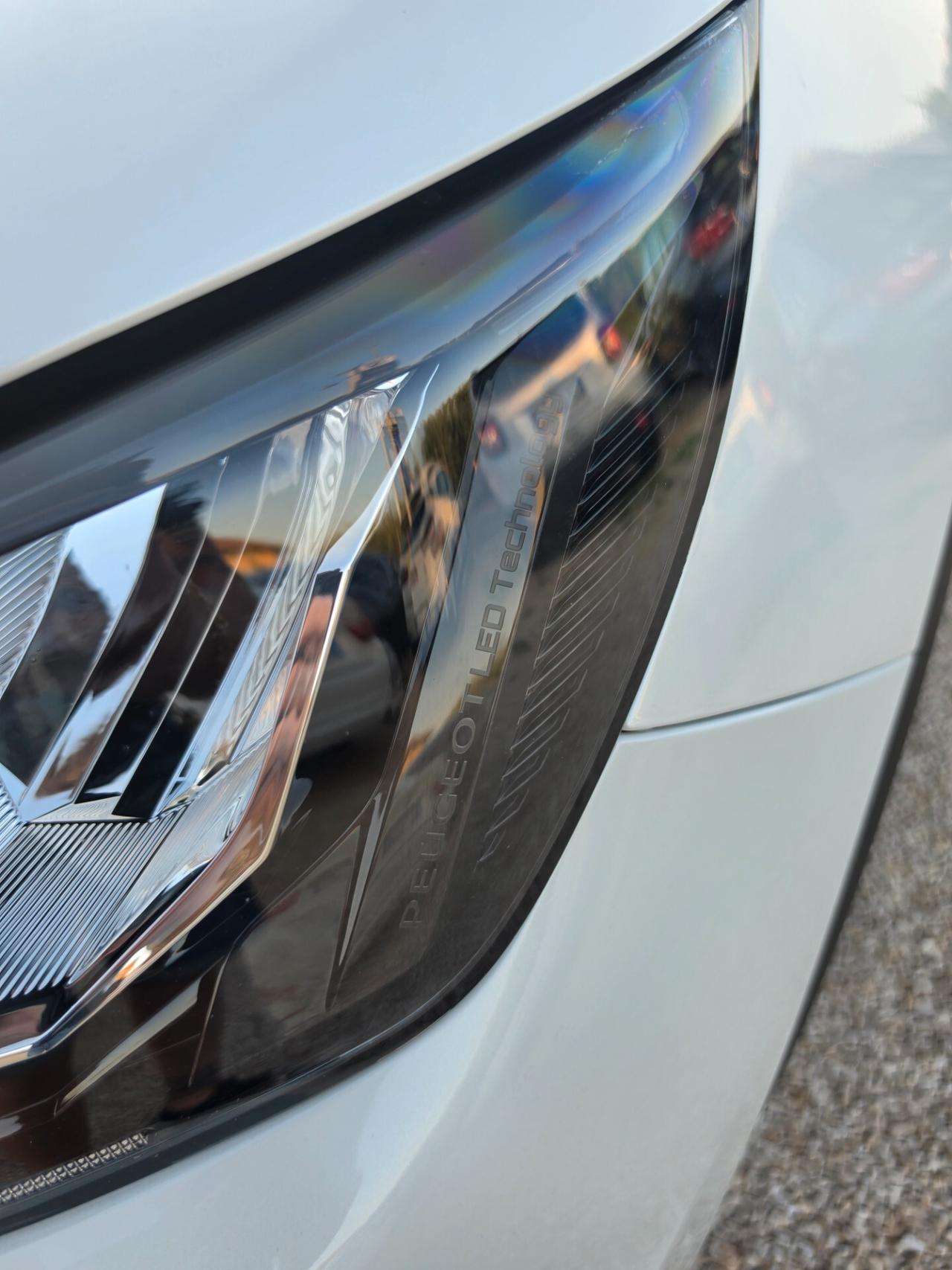 Peugeot 2008 PureTech Turbo 130 S&S Allure ok neopatentati