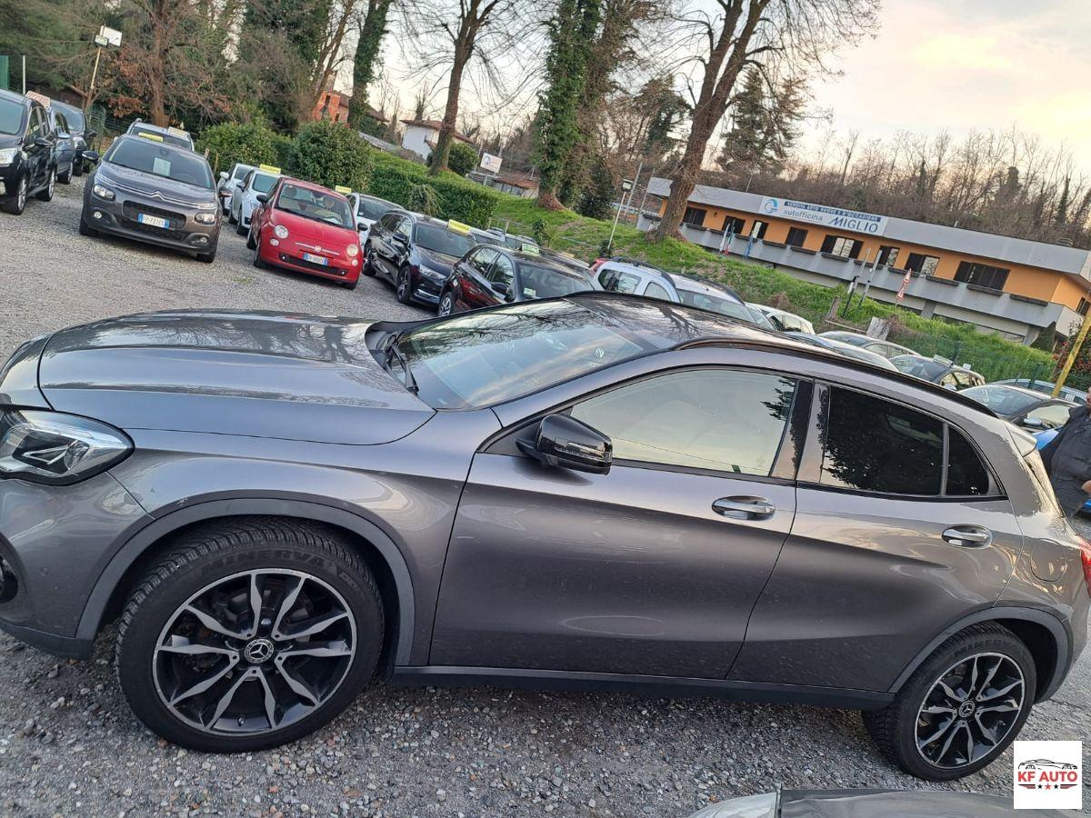 MERCEDES GLA - 180D Automatic Premium