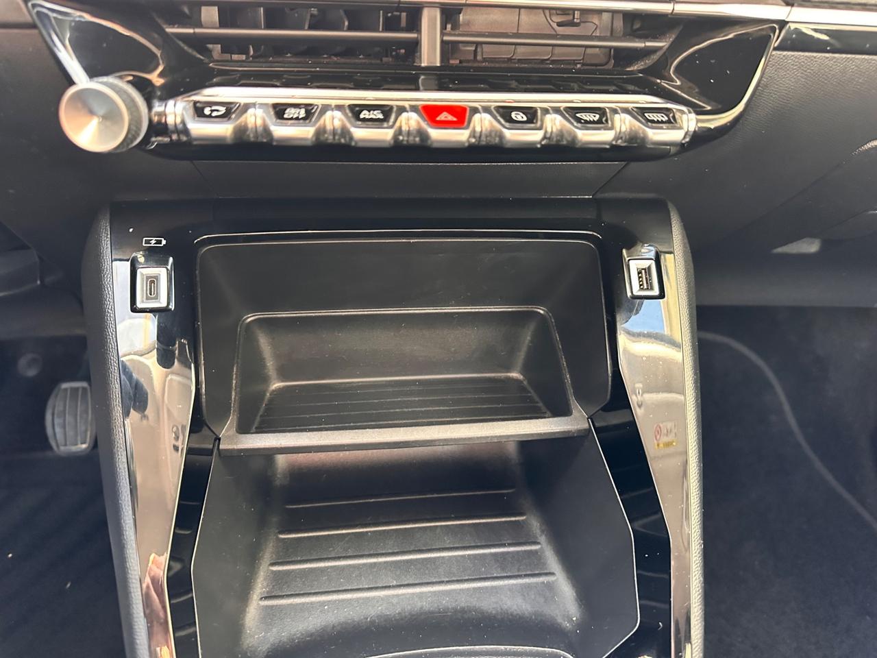 Peugeot 2008 PureTech 100 S&S Active Pack Business - Navi