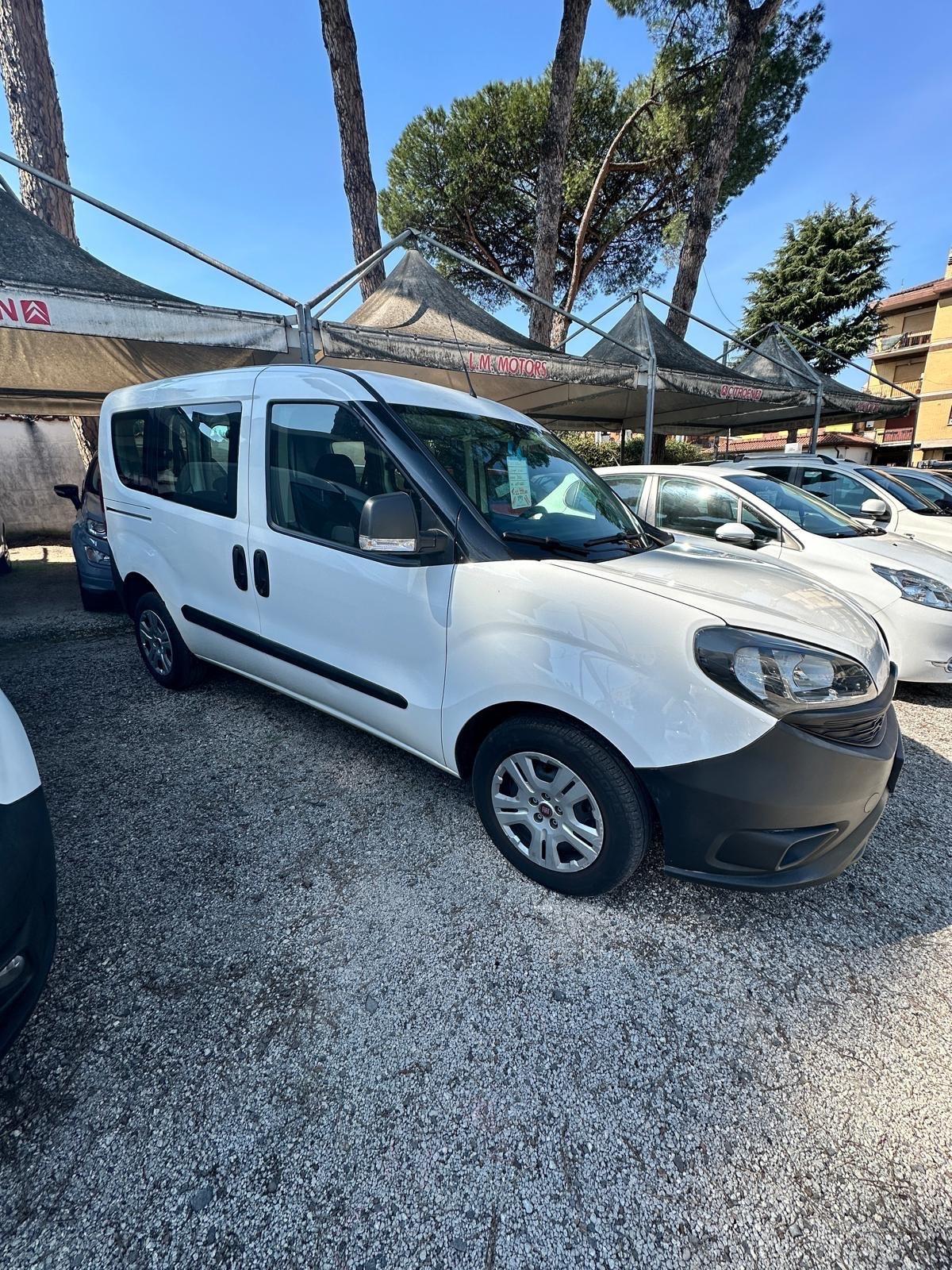 Fiat Doblo Doblò 1.3 MJT Lounge 5 POSTI CLIMA MULTIFUNZIONE BLUETOOTH APPLE CAR PLAY NAVI NEO PATENTATI