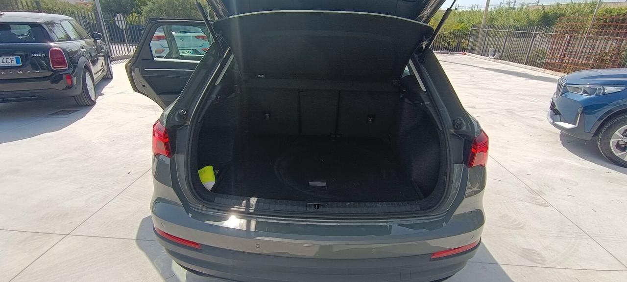 Audi Q3 35 TDI S tronic Business