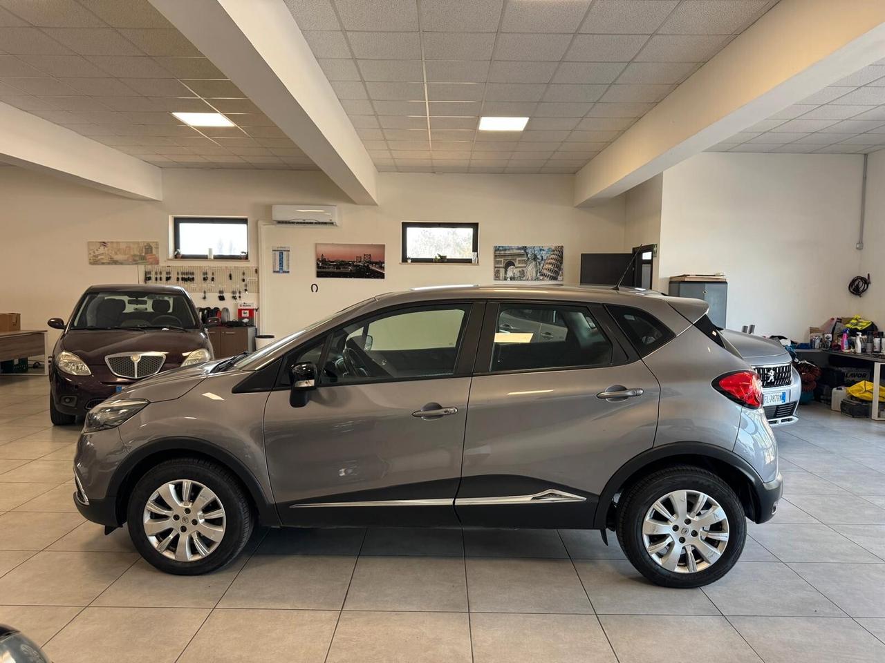 Renault Captur 0.9 TCE BENZ 90CV S&S ZEN UNIPRO 2015