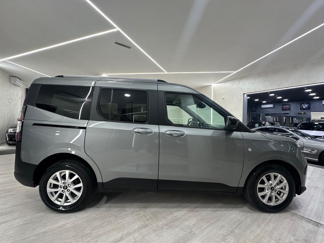Ford Tourneo Courier 1.0 EcoBoost Active