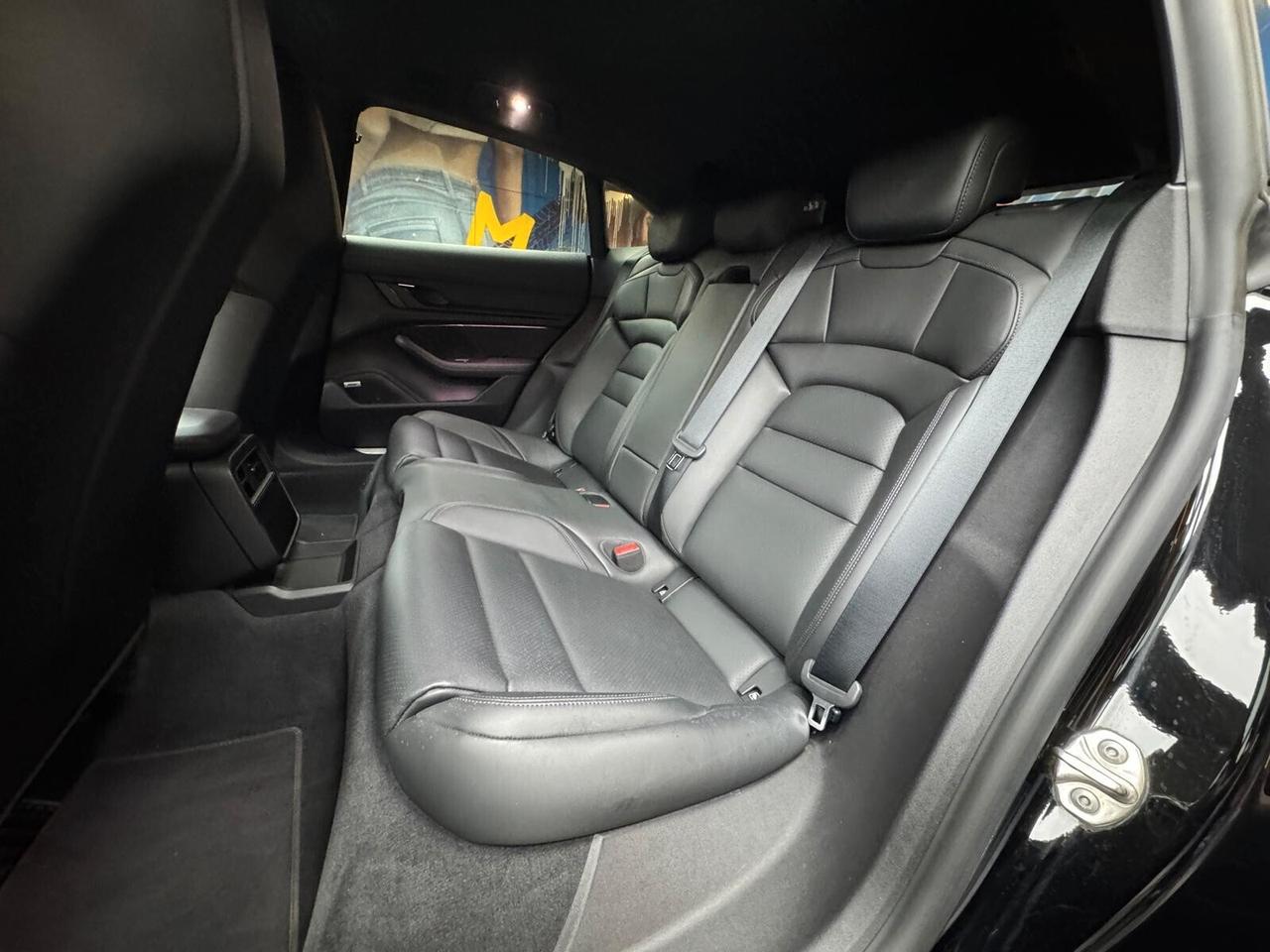 Porsche Taycan Turbo Cross Turismo (019)