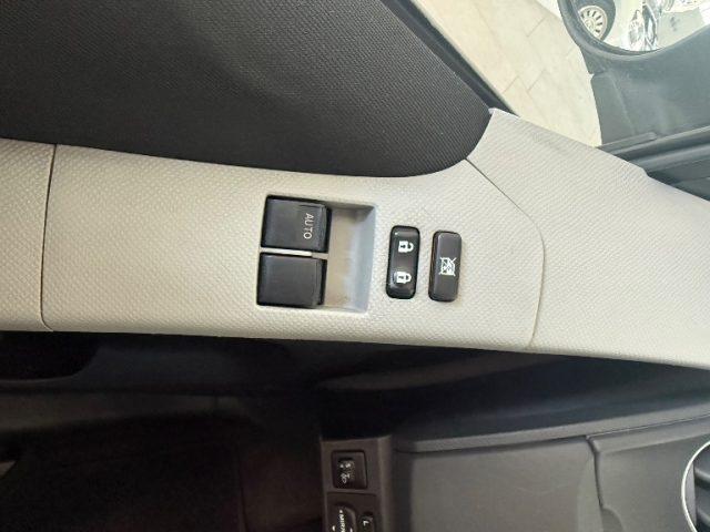 TOYOTA Yaris 1.0 5 porte