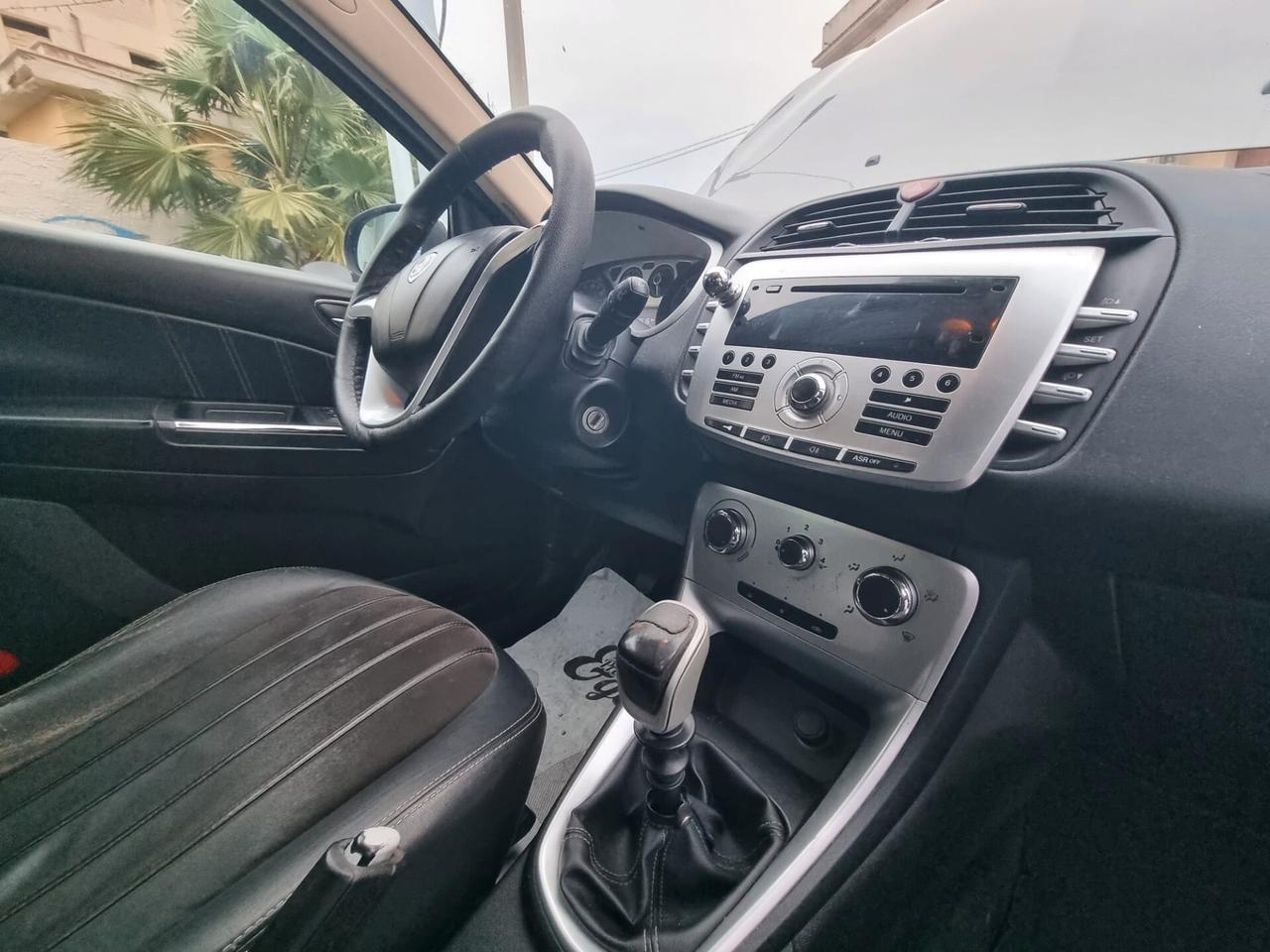 Lancia Delta 1.6 MJT DPF Argento