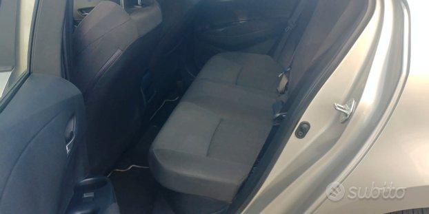 TOYOTA COROLLA HBRID 98cv NEO PATENTATI APPLE CAR PLAY BLUETOOTH CRUISE CERCHI MULTIFUNZIONE