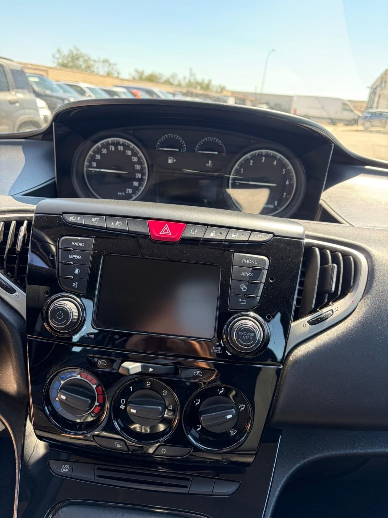 Lancia Ypsilon 1.2 69 CV 5 porte GPL Ecochic Gold