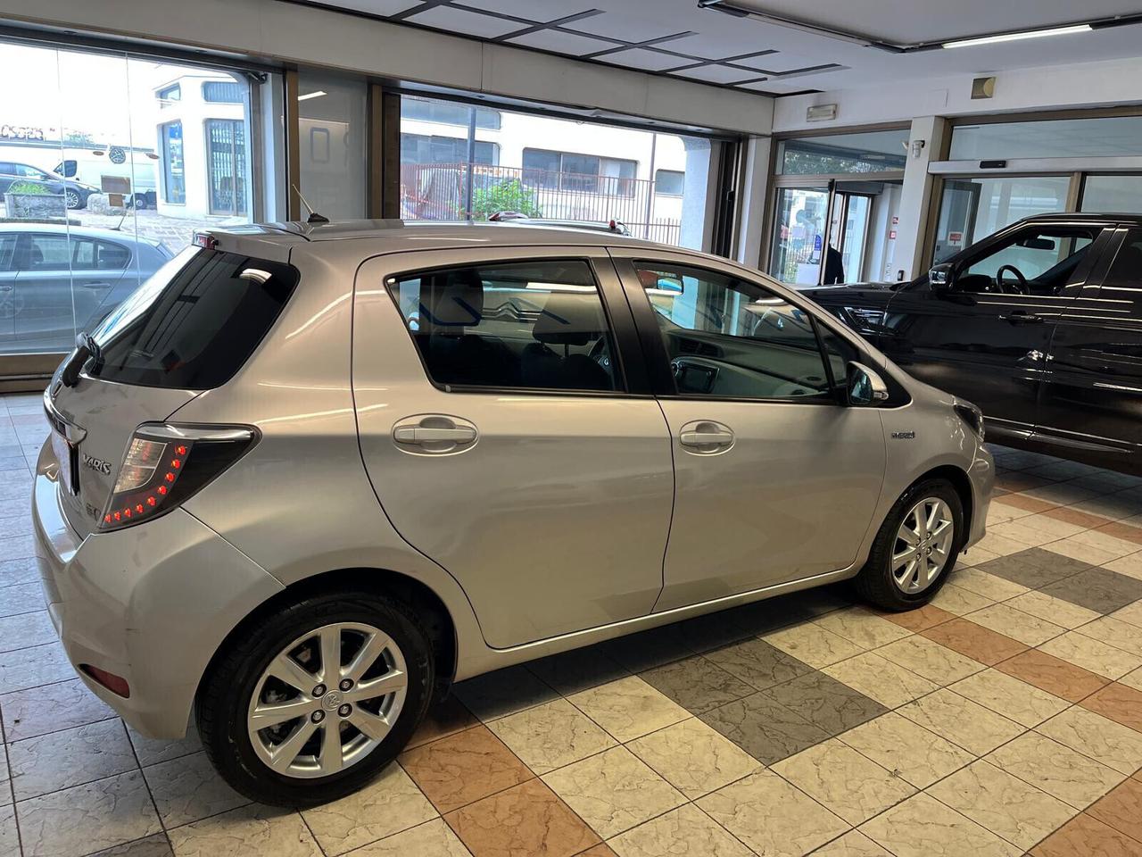 Toyota Yaris 1.5 Hybrid 5 porte Lounge