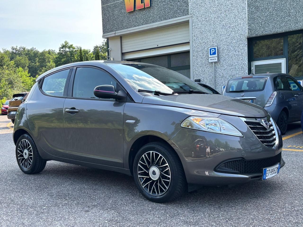 Lancia Ypsilon 1.2 69 CV 5 porte Platinum