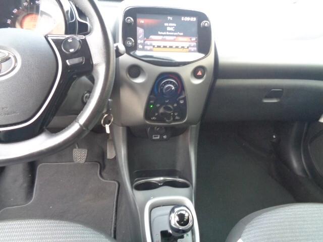 Toyota Aygo Connect 1.0 VVT-i 72 CV 5 porte x-play MMT AUTOMATICA