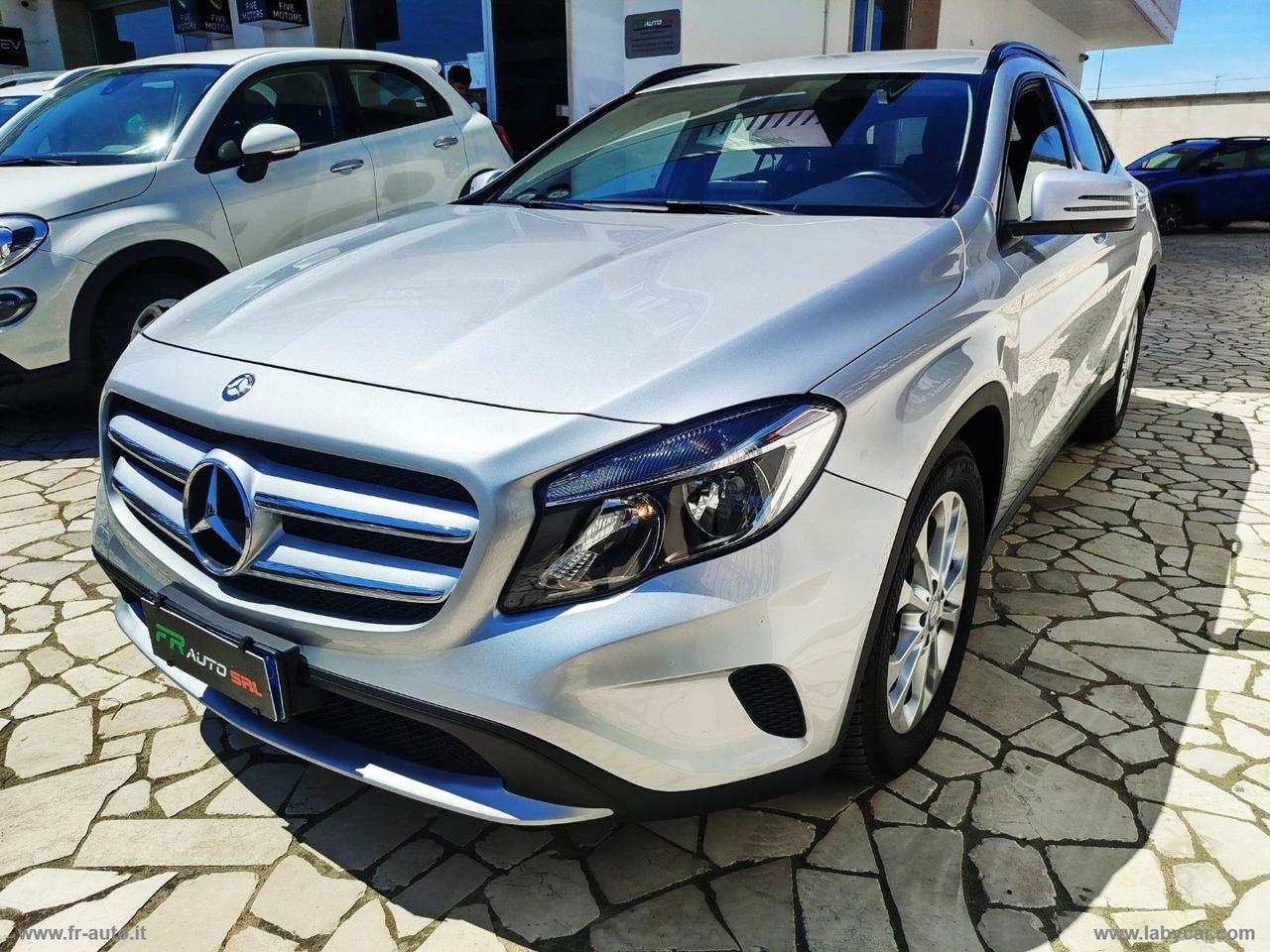 MERCEDES-BENZ GLA 180 d Premium