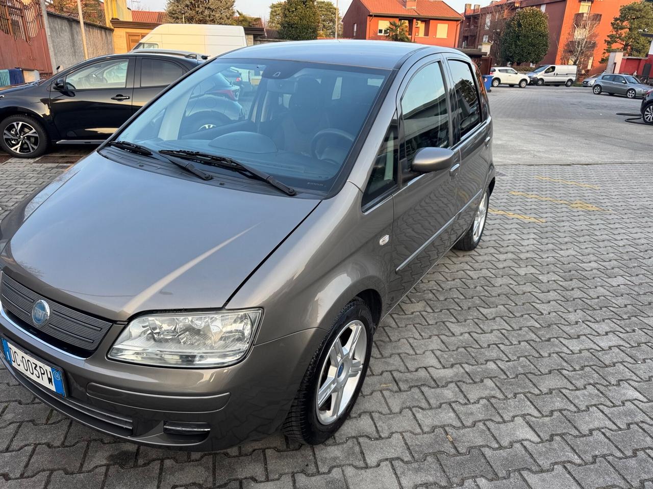 Fiat Idea 1.4 16V Emotion automatica
