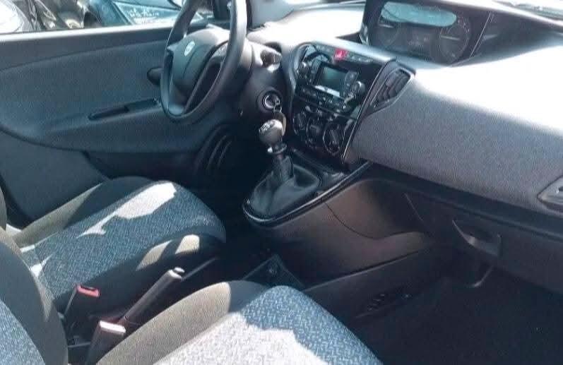 Lancia Ypsilon 1.0 5 porte S&S Hybrid Gold Plus