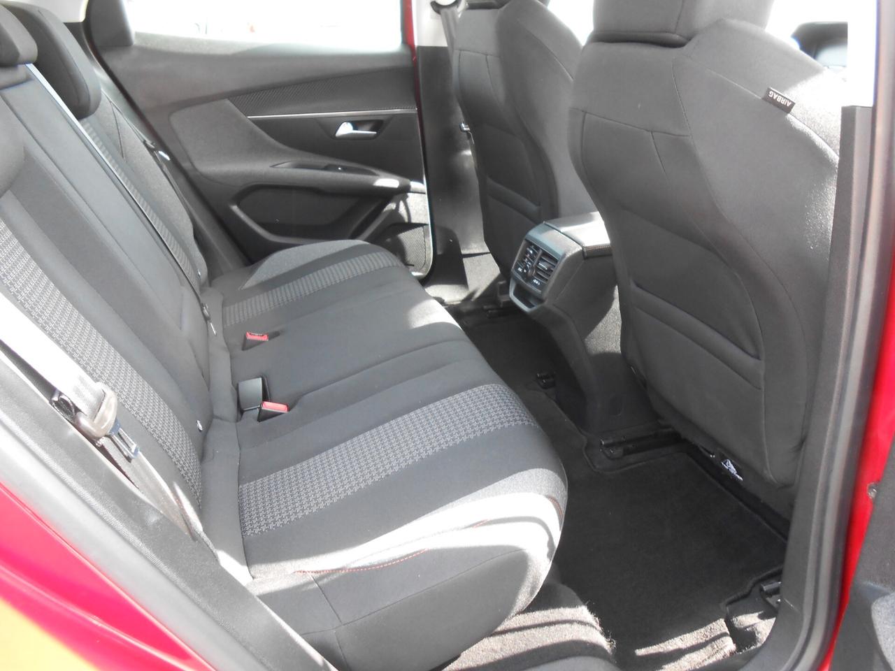 Peugeot 3008 1.5 Diesel BlueHDi 130 S&S Business