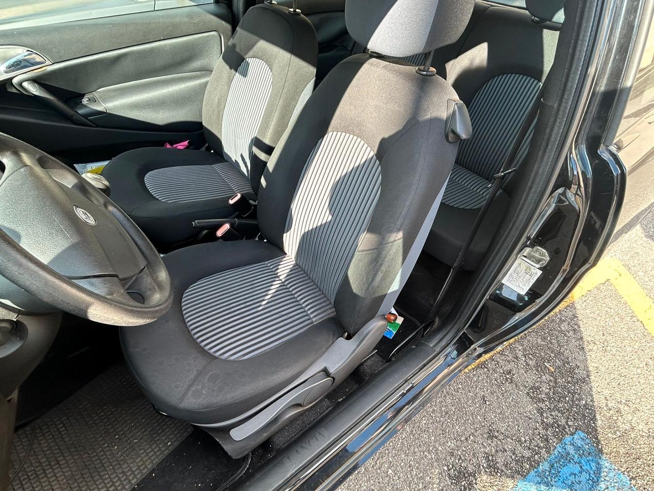 Lancia Ypsilon 1.2 8v - ANCHE PER NEOPATENTATI