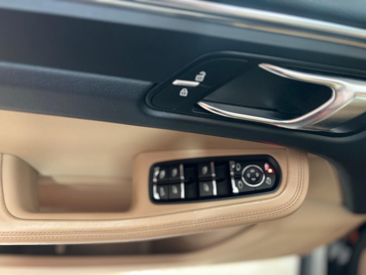 Porsche Macan 2.0 245 cv pdk tetto matrix sound permute finanziamenti