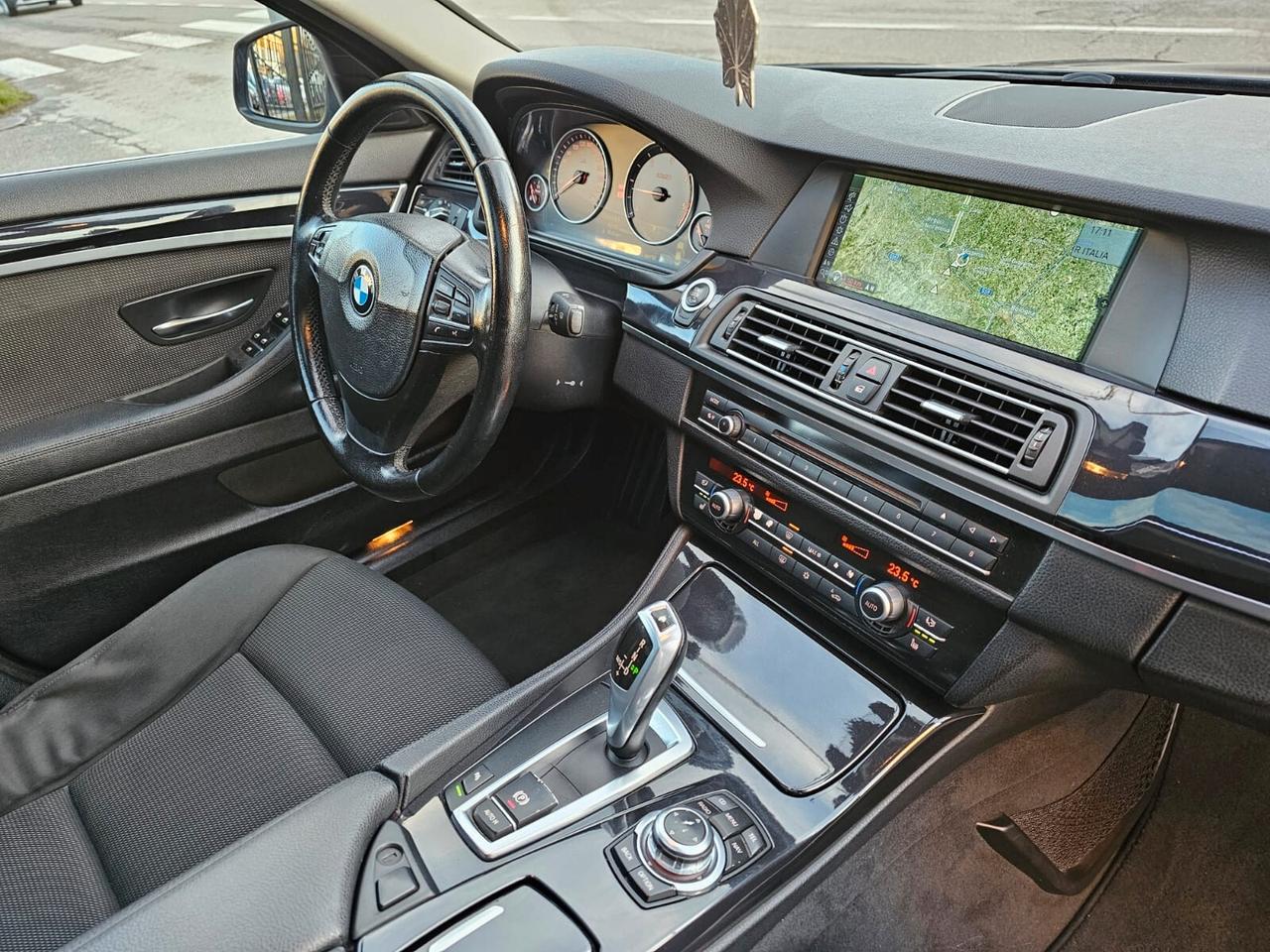 Bmw 520d 184cv Futura*Aut*Navi*Tetto*Pdc*19*Bi-Xeno*