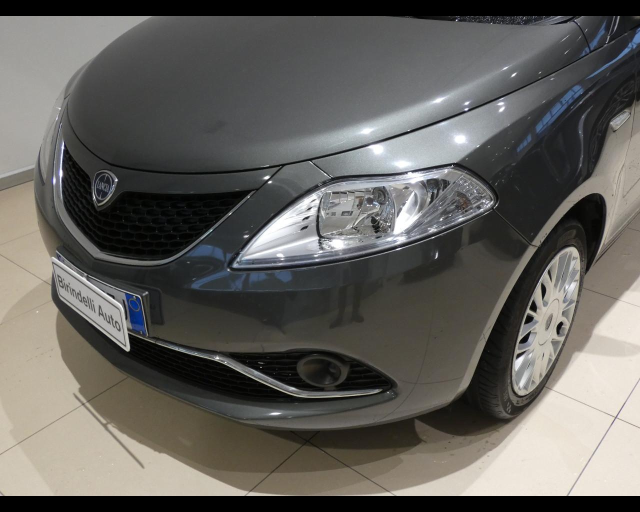 LANCIA Ypsilon 3ª serie - Ypsilon 1.2 69 CV 5 porte Silver