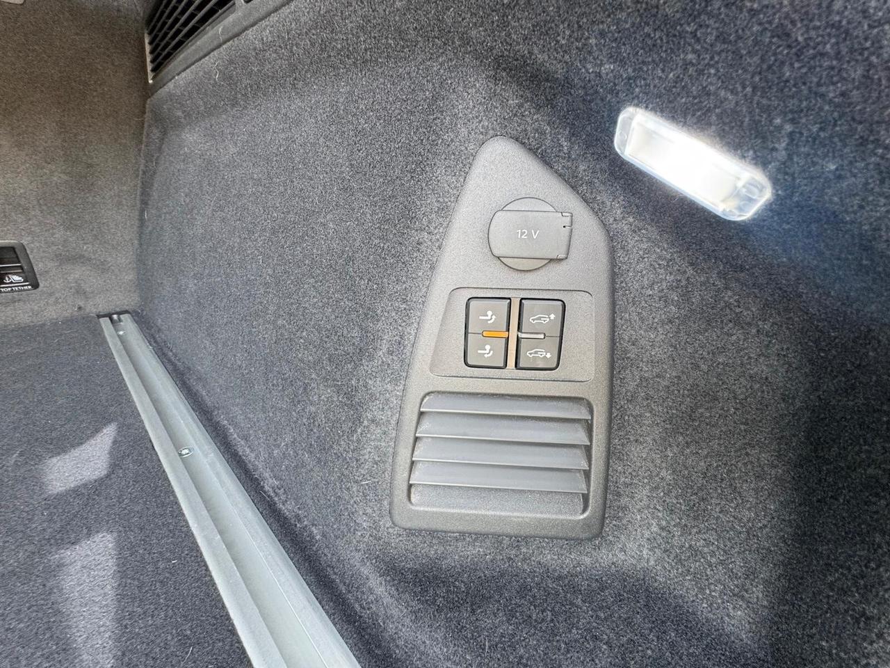 Volkswagen Touareg 3.0 V6 TSI R LINE