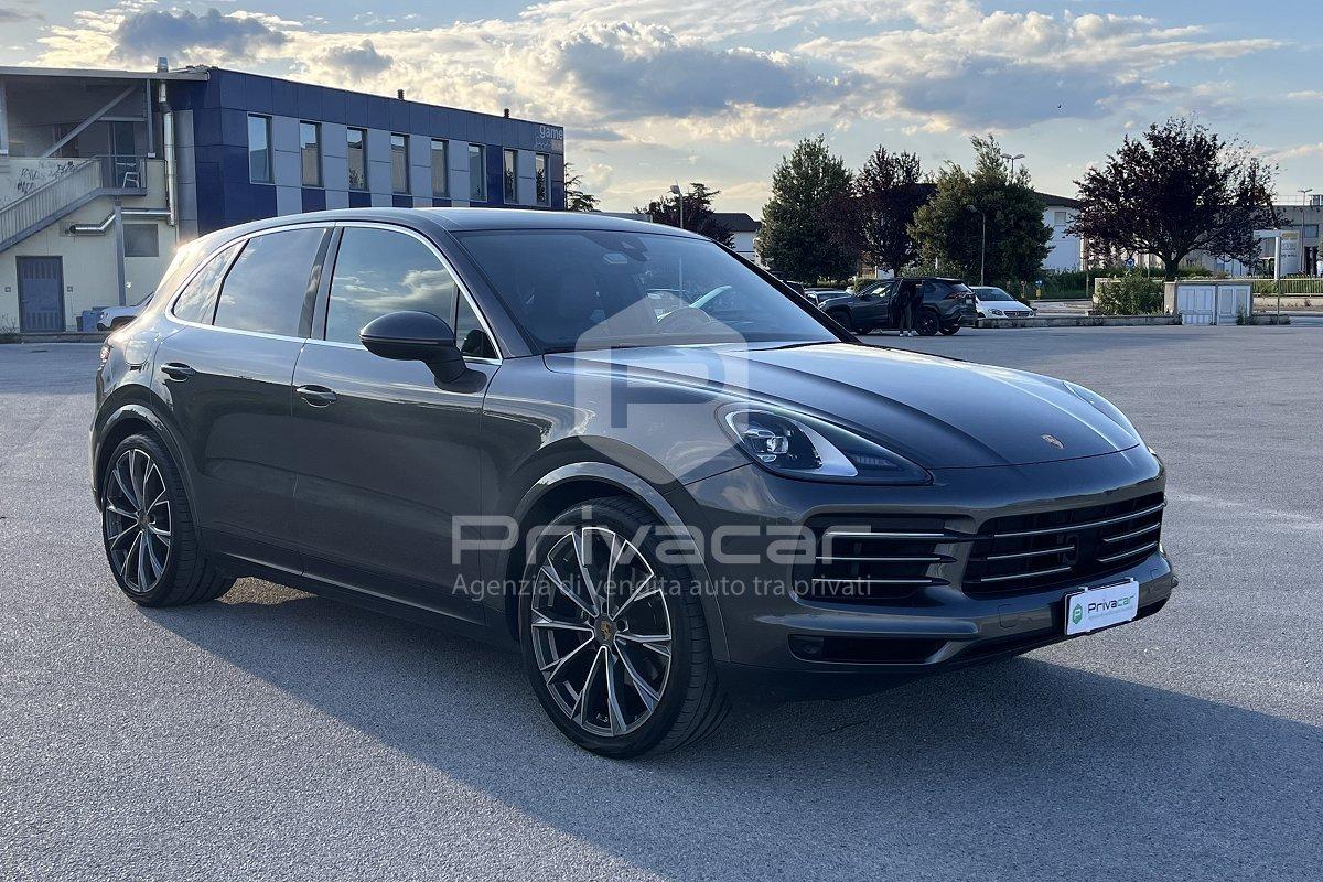 PORSCHE Cayenne 3.0 V6