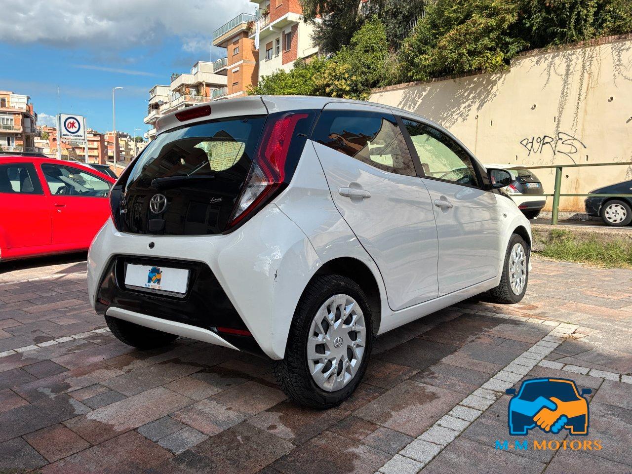 Toyota Aygo 5p 1.0 x-cool m-mt 72 cv