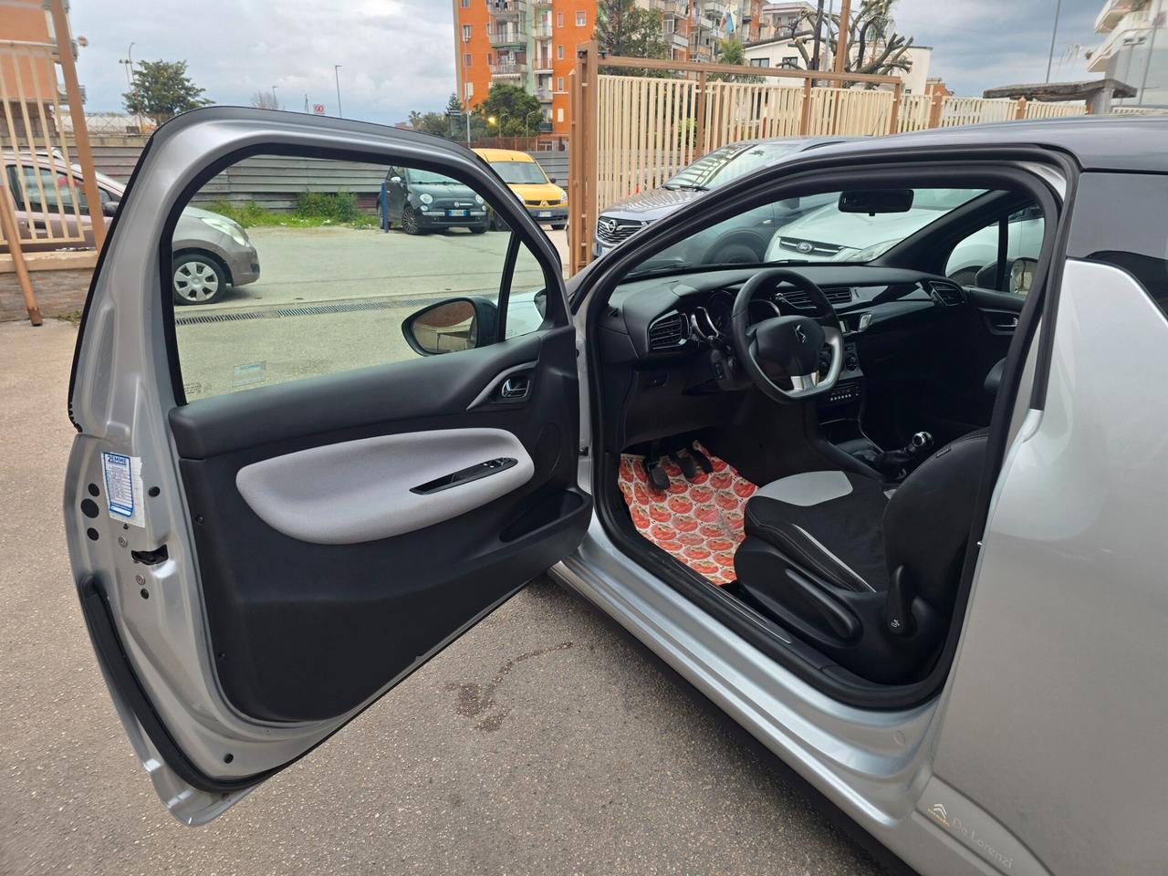 Ds DS3 3 1.4 HDi 70 Just Black