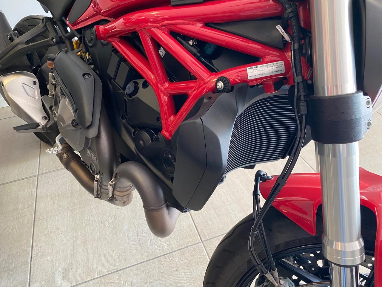 DUCATI MONSTER 821 ABS