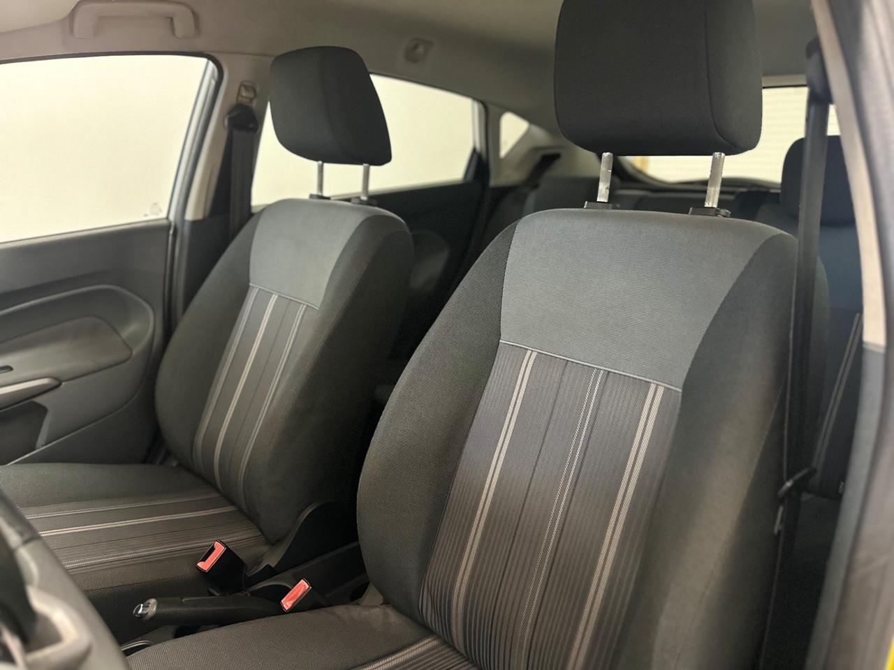 Ford Fiesta 1.4 5 porte Bz.- GPL Titanium NEOPATENTATI