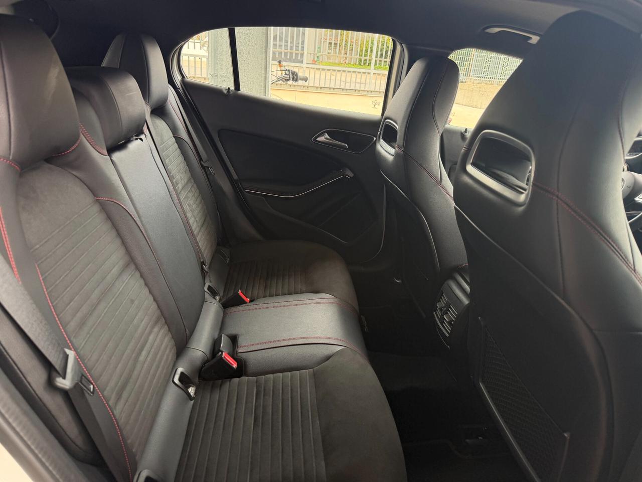 Mercedes-benz GLA 200 d Automatic 4Matic Premium