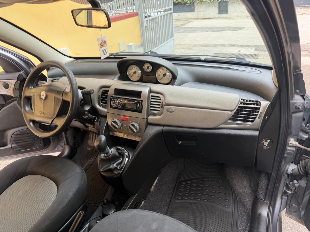 Lancia Ypsilon 1.2 Argento