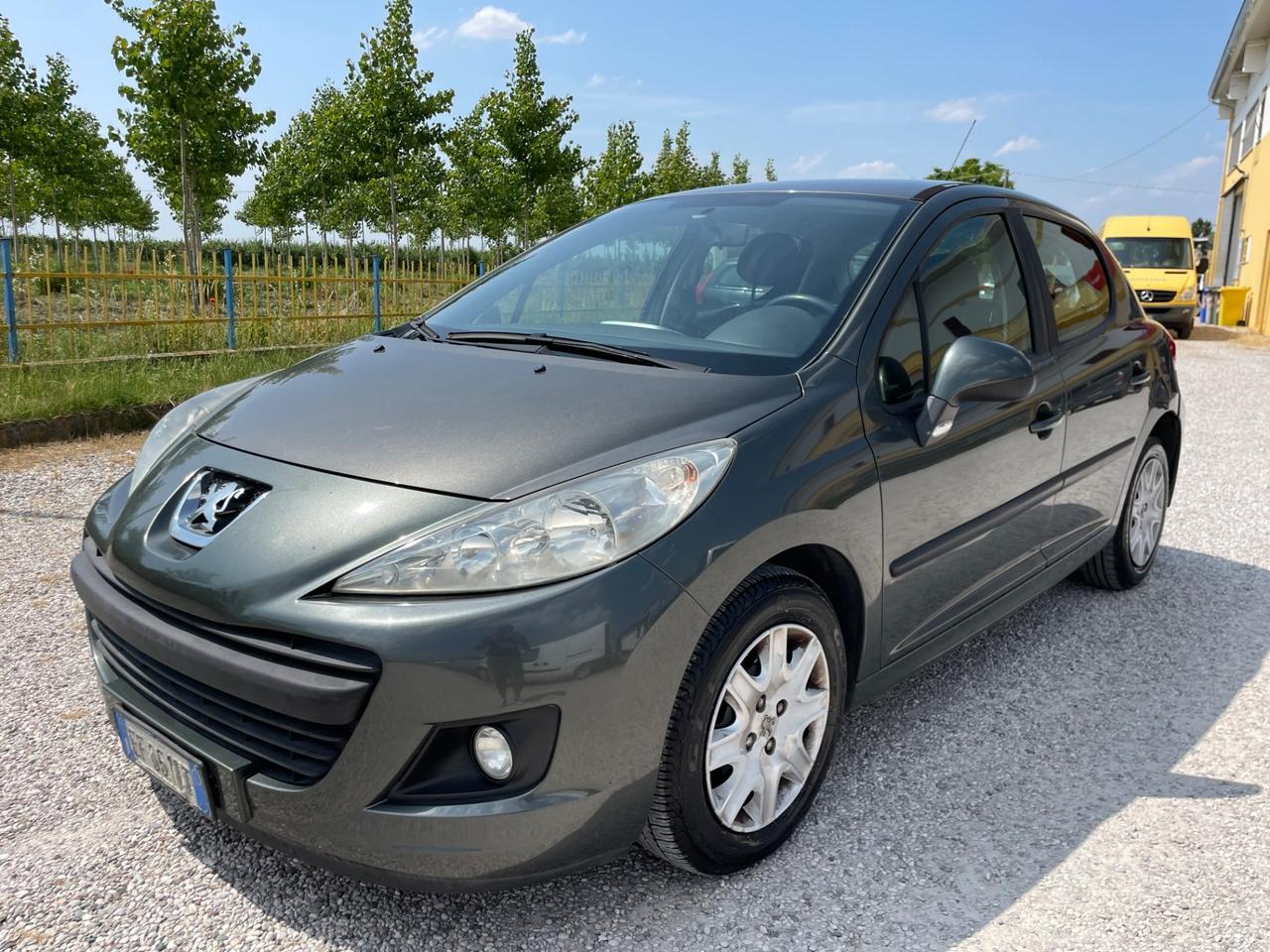 Peugeot 207 1.4 HDi 70CV 5p. Access