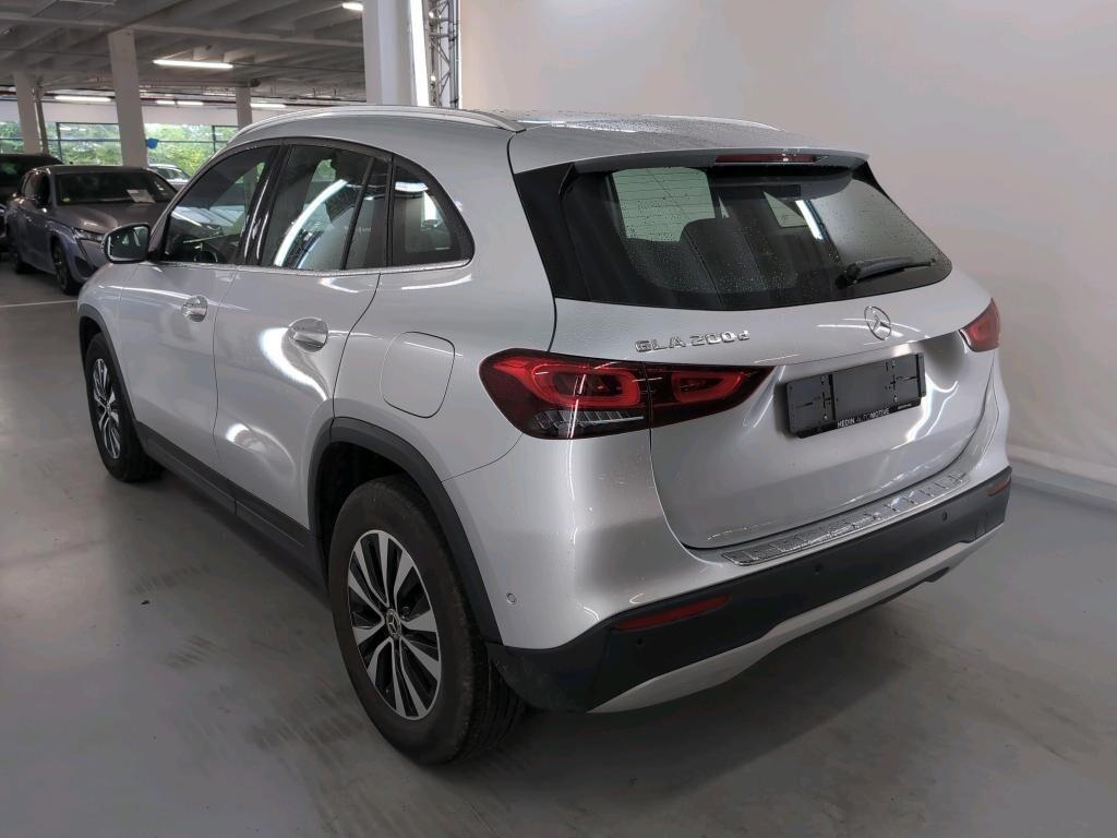 MERCEDES-BENZ GLA 200D 150CV AUTOMATIC BUSINESS LINE ( FARI LED - CRUISE - PELLE - NAVI PREMIUM - PARK ASSIST - TELECAMERA POST. )