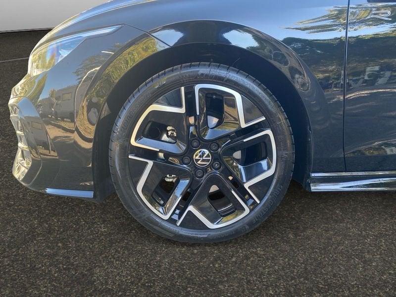 Volkswagen Golf Golf 1.5 etsi R-Line Plus 150cv dsg