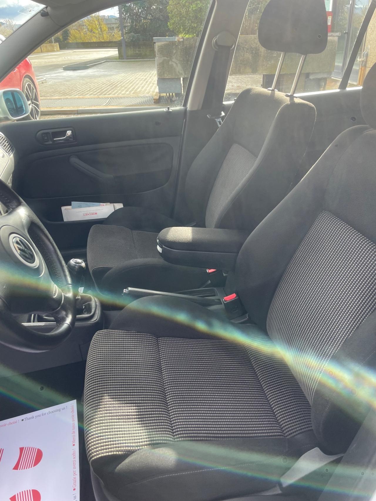 Volkswagen Golf 1.6 16V cat 5 porte Highline