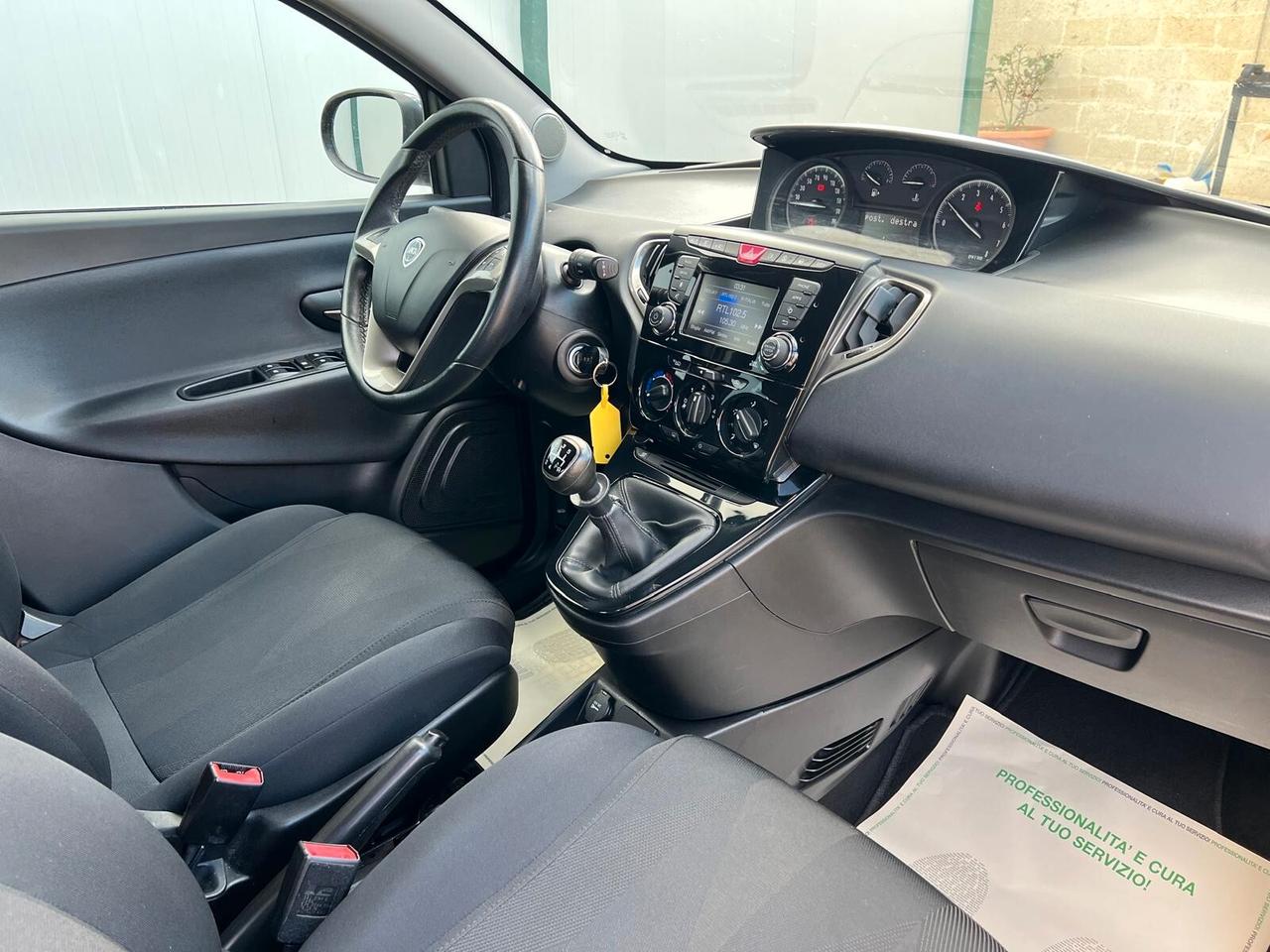 Lancia Ypsilon 1.2 69 CV 5 porte Gold