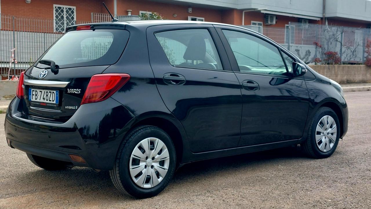 Toyota Yaris 1.5 Hybrid uni pro navi