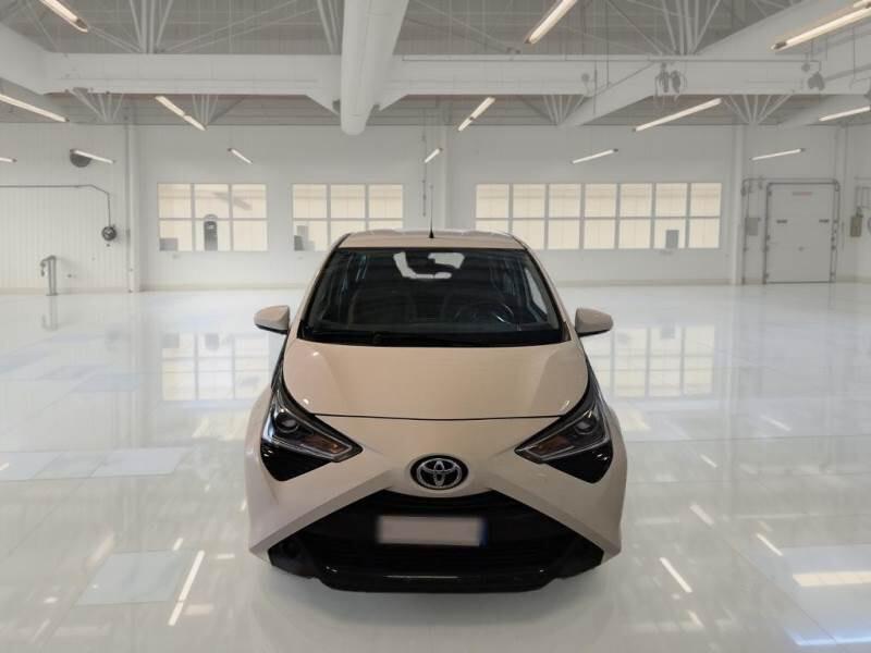 Toyota Aygo Connect 1.0 VVT-i 72 CV 5 porte x-cool