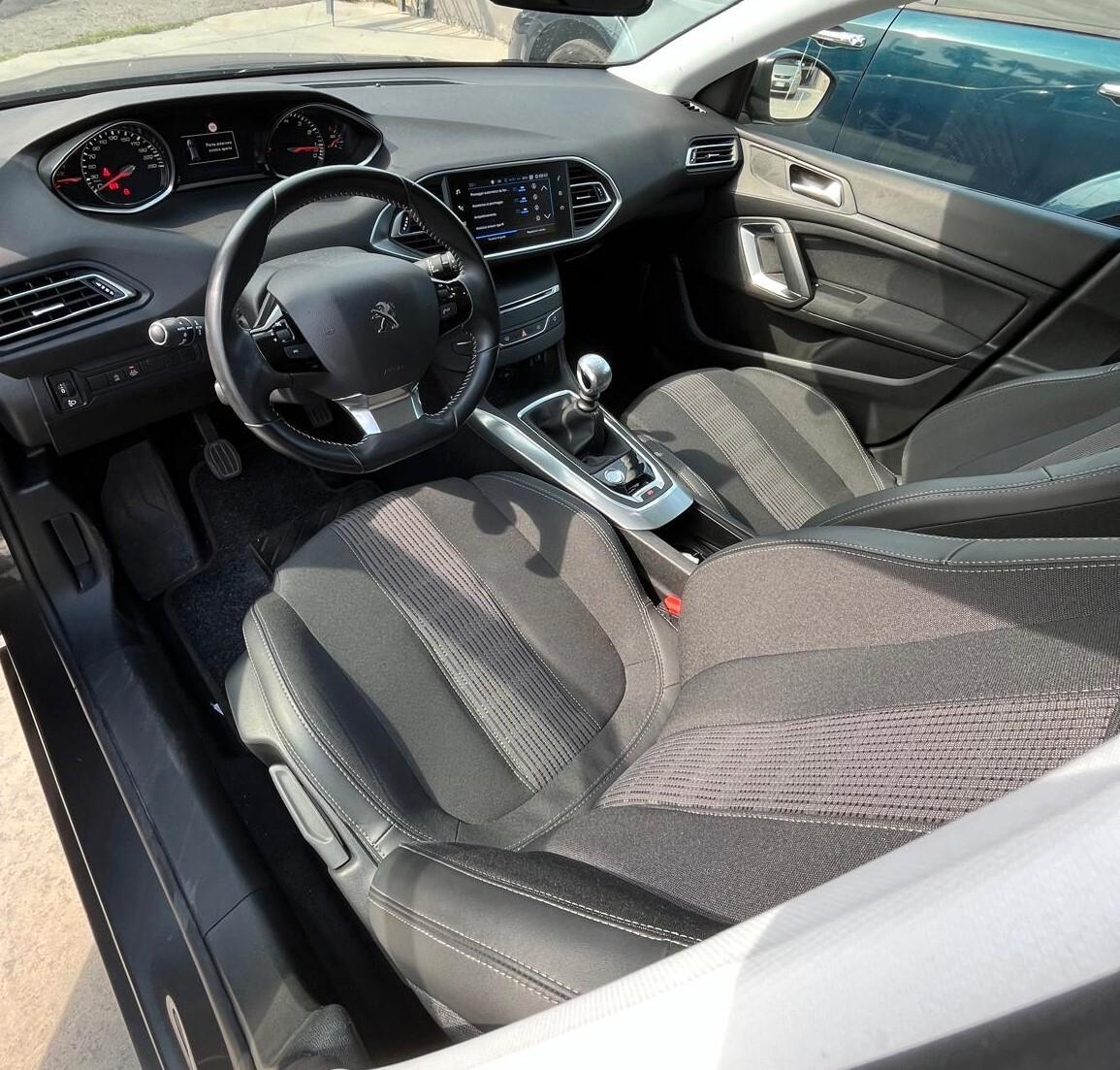 Peugeot 308 PureTech Turbo 130 S&S Allure