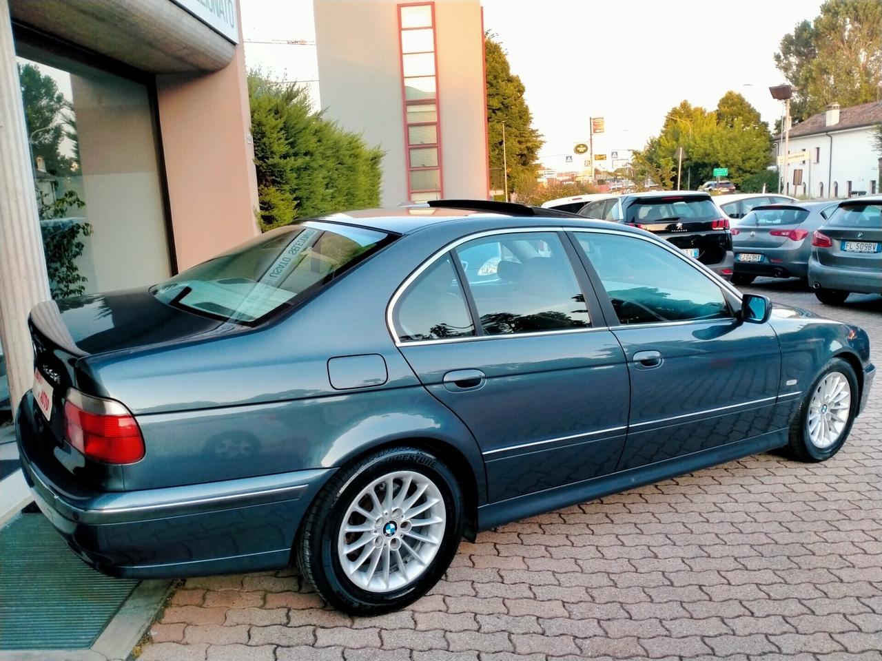 BMW 528 i E39 ATTIVA 193CV TARGA ORIGINALE / INTERNI PELLE / TETTO / AUTOMATICA
