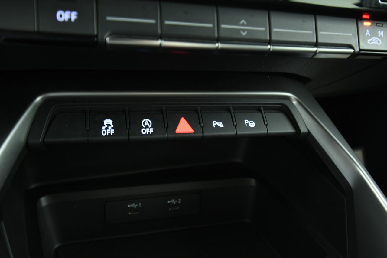 AUDI A3 Sportback 35 2.0 tdi Business Advanced ACC+APP CONNECT