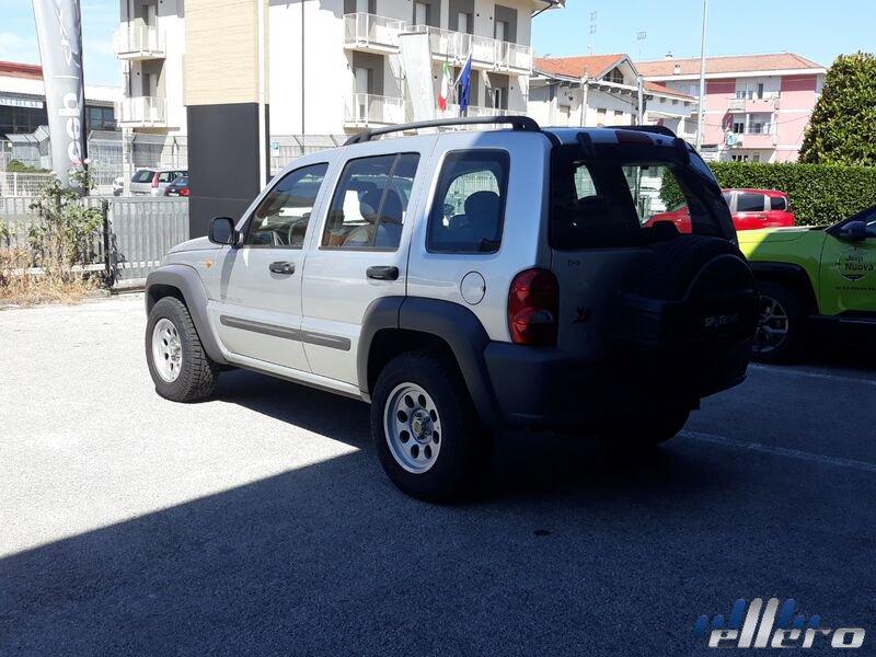 Jeep Cherokee Cherokee 2.5 crd Sport